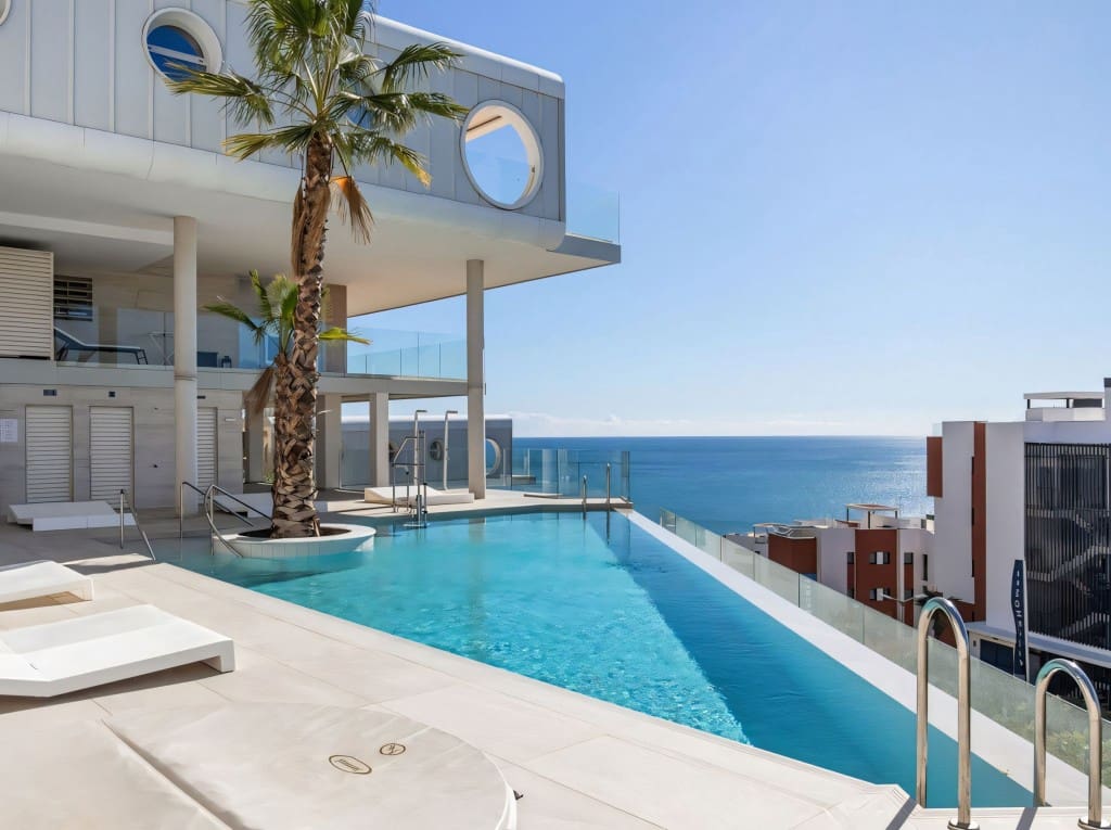 3 slaapkamer Appartement te koop in Fuengirola met zwembad - € 719.000 (Ref: 9269228)