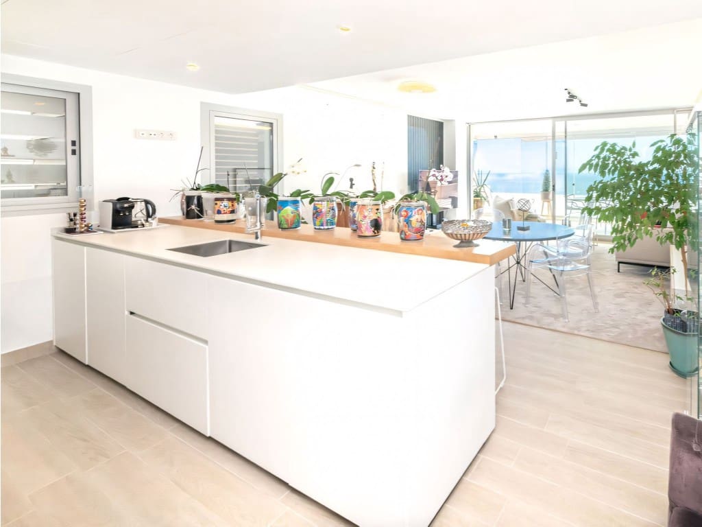 3 slaapkamer Appartement te koop in Fuengirola met zwembad - € 719.000 (Ref: 9269228)