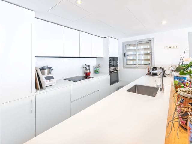 3 slaapkamer Appartement te koop in Fuengirola met zwembad - € 719.000 (Ref: 9269228)