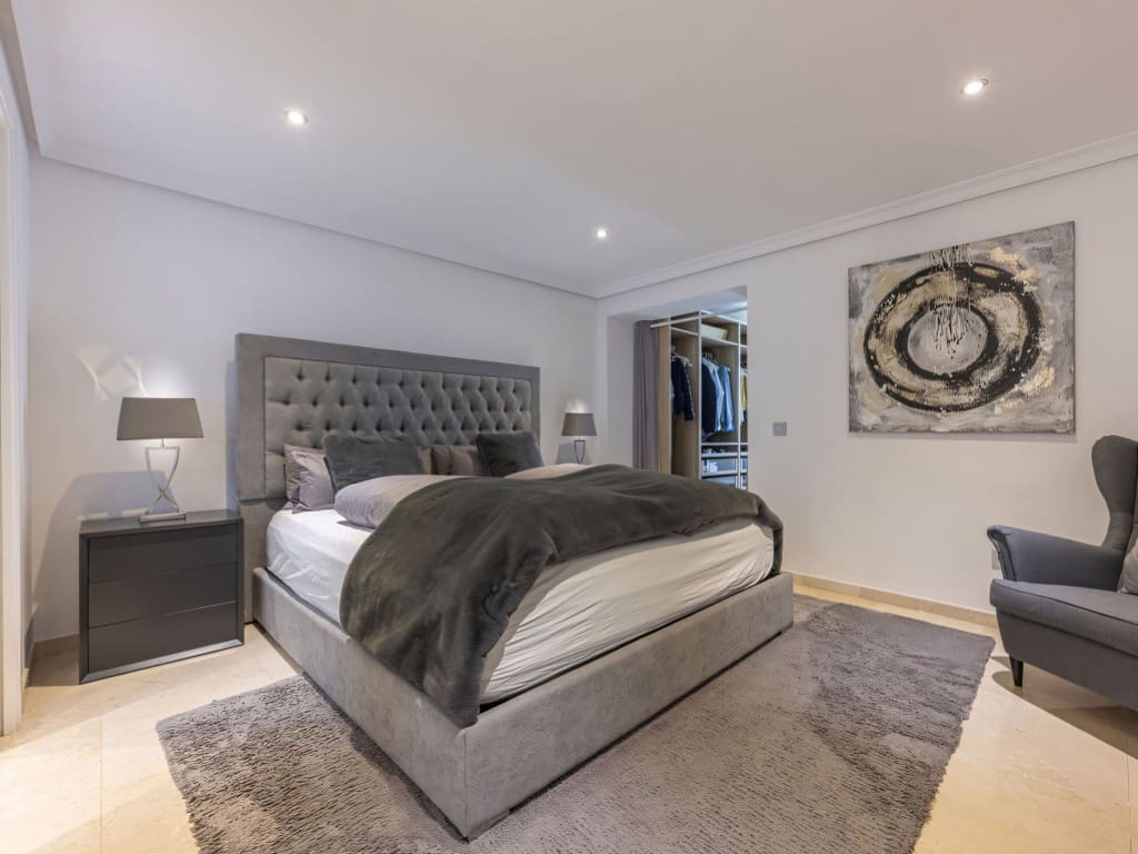 3 slaapkamer Appartement te koop in New Golden Mile met zwembad garage - € 849.000 (Ref: 9272174)