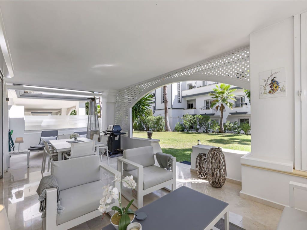 3 slaapkamer Appartement te koop in New Golden Mile met zwembad garage - € 849.000 (Ref: 9272174)