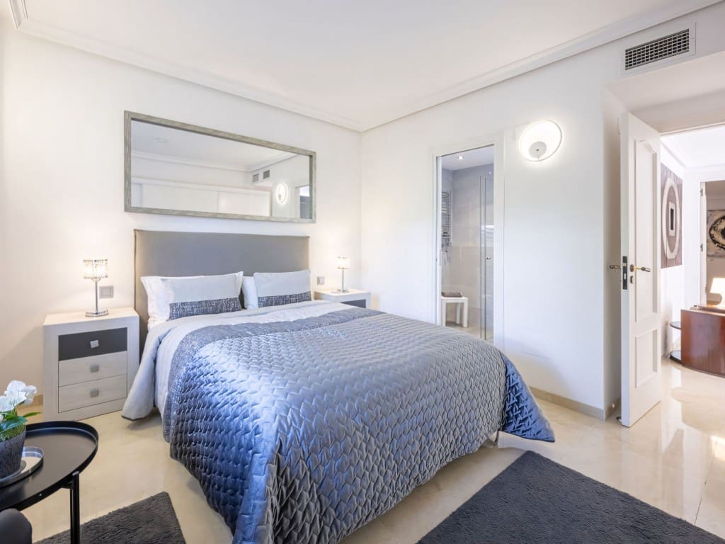 3 slaapkamer Appartement te koop in New Golden Mile met zwembad garage - € 849.000 (Ref: 9272174)