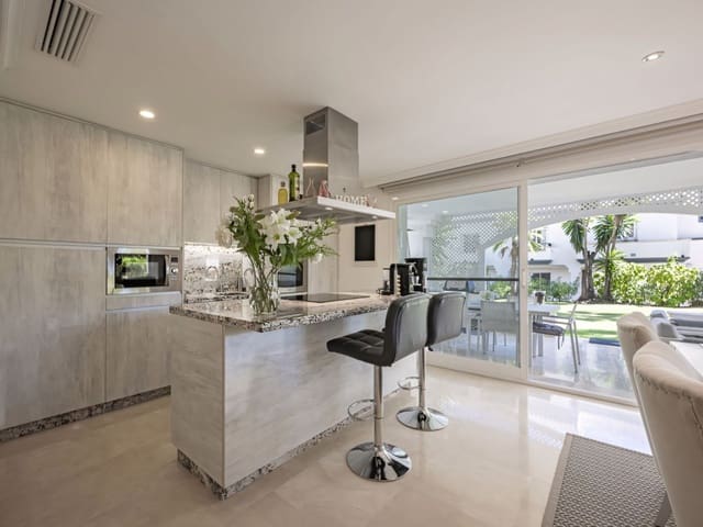 3 slaapkamer Appartement te koop in New Golden Mile, Estepona met zwembad garage - € 849.000 (Ref: 9272174)