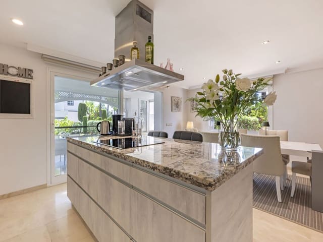 3 slaapkamer Appartement te koop in New Golden Mile, Estepona met zwembad garage - € 849.000 (Ref: 9272174)