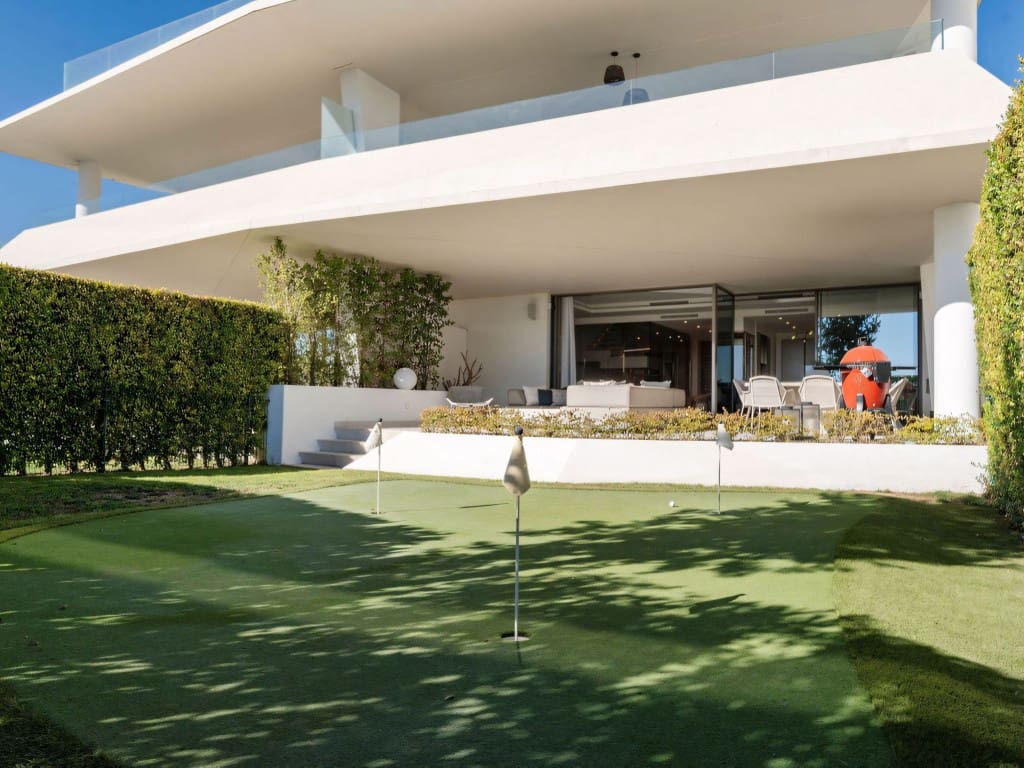 4 Zimmer Villa zu verkaufen in Nueva Andalucia mit Pool Garage - 4.650.000 € (Ref: 9272175)