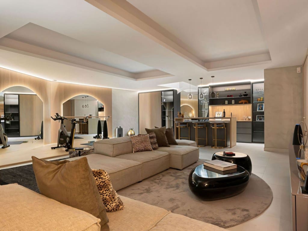 4 Zimmer Villa zu verkaufen in Nueva Andalucia mit Pool Garage - 4.650.000 € (Ref: 9272175)