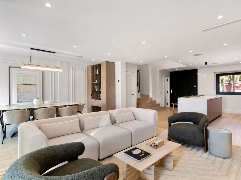 Casa de 4 habitaciones en Nueva Andalucia en venta con piscina garaje - 2.175.000 € (Ref: 9275881)