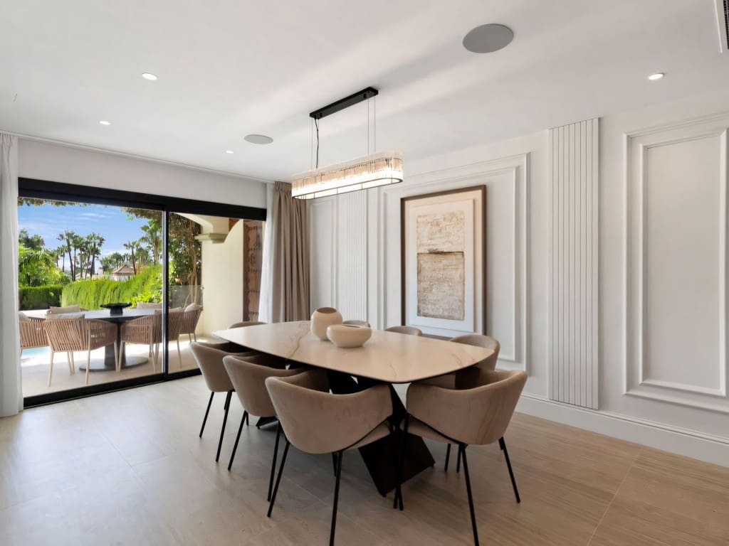 Casa de 4 habitaciones en Nueva Andalucia en venta con piscina garaje - 2.175.000 € (Ref: 9275881)