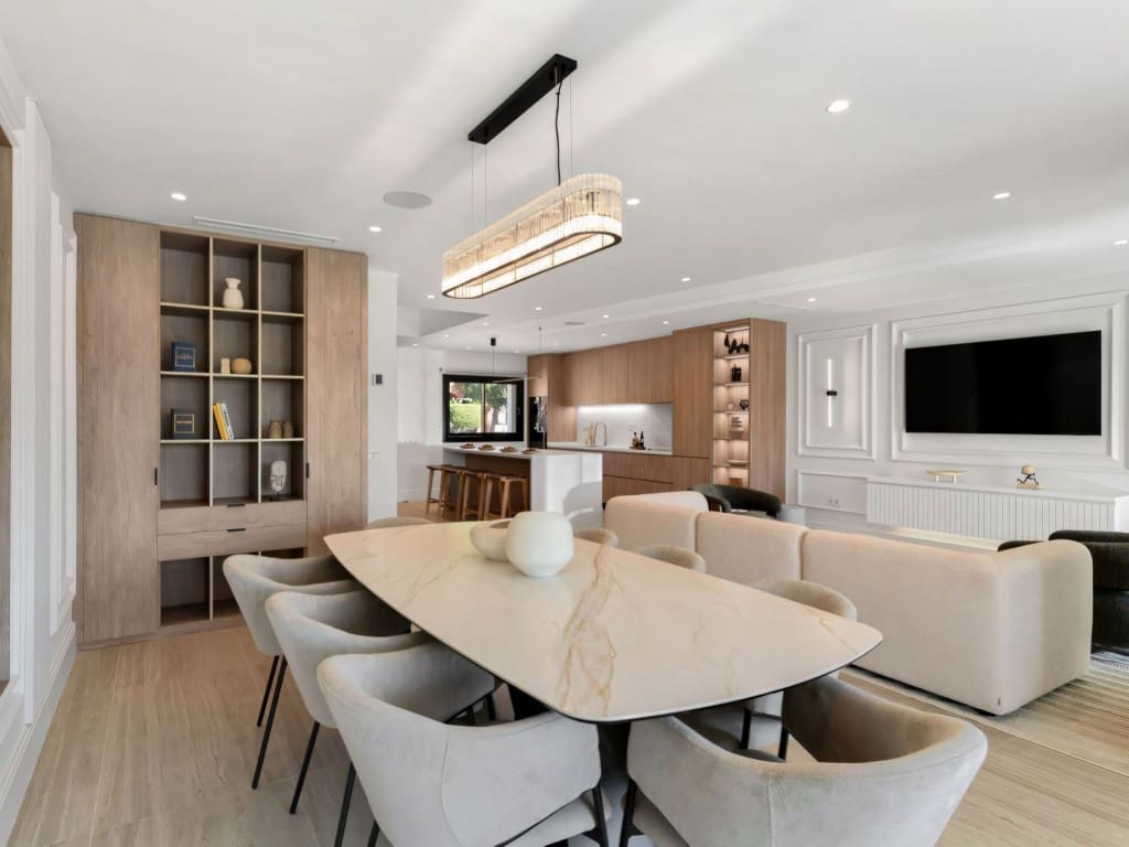 Casa de 4 habitaciones en Nueva Andalucia en venta con piscina garaje - 2.175.000 € (Ref: 9275881)