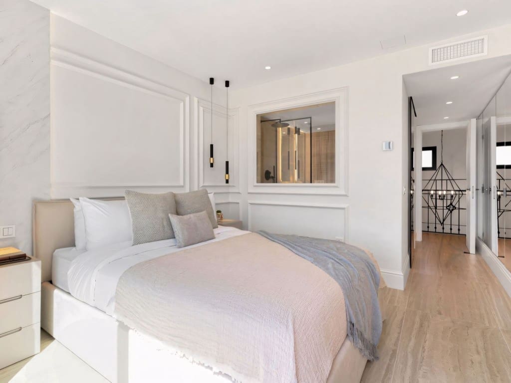 Casa de 4 habitaciones en Nueva Andalucia en venta con piscina garaje - 2.175.000 € (Ref: 9275881)