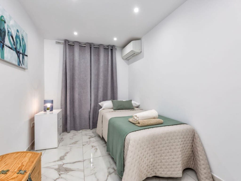 Apartamento de 3 habitaciones en Nueva Andalucia en venta con piscina garaje - 695.000 € (Ref: 9284946)