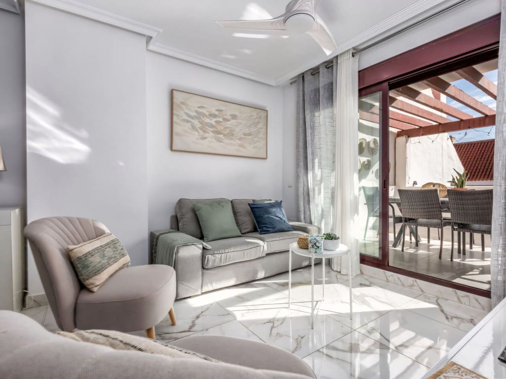 Apartamento de 3 habitaciones en Nueva Andalucia en venta con piscina garaje - 695.000 € (Ref: 9284946)