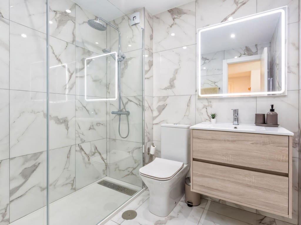 Apartamento de 3 habitaciones en Nueva Andalucia en venta con piscina garaje - 695.000 € (Ref: 9284946)