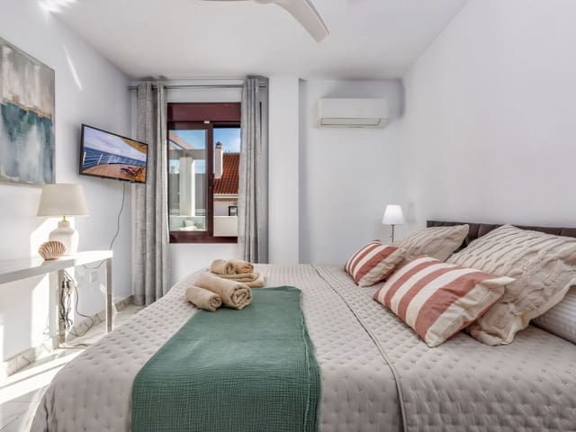 Apartamento de 3 habitaciones en Nueva Andalucia, Marbella en venta con piscina garaje - 695.000 € (Ref: 9284946)
