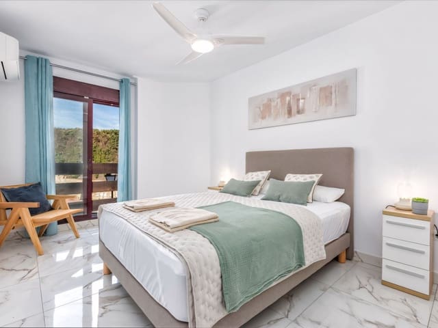 Apartamento de 3 habitaciones en Nueva Andalucia, Marbella en venta con piscina garaje - 695.000 € (Ref: 9284946)