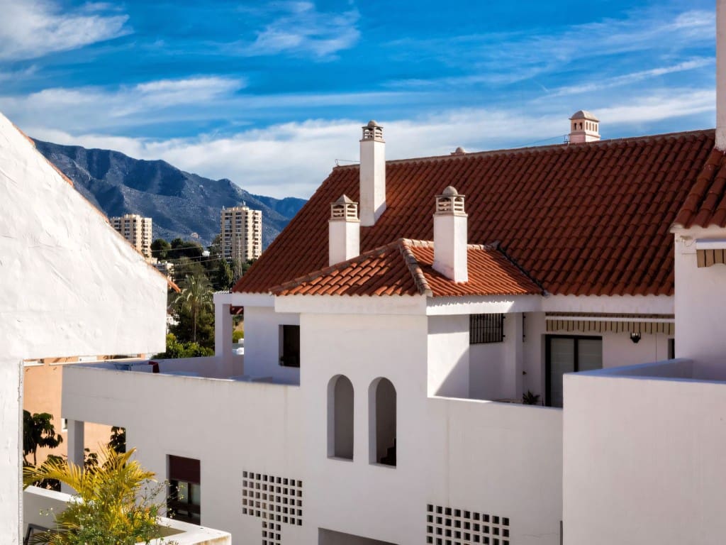 Apartamento de 3 habitaciones en Nueva Andalucia en venta con piscina garaje - 695.000 € (Ref: 9284946)