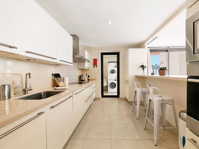 2 slaapkamer Penthouse te koop in Los Monteros, Marbella met zwembad garage - € 520.000 (Ref: 9284947)