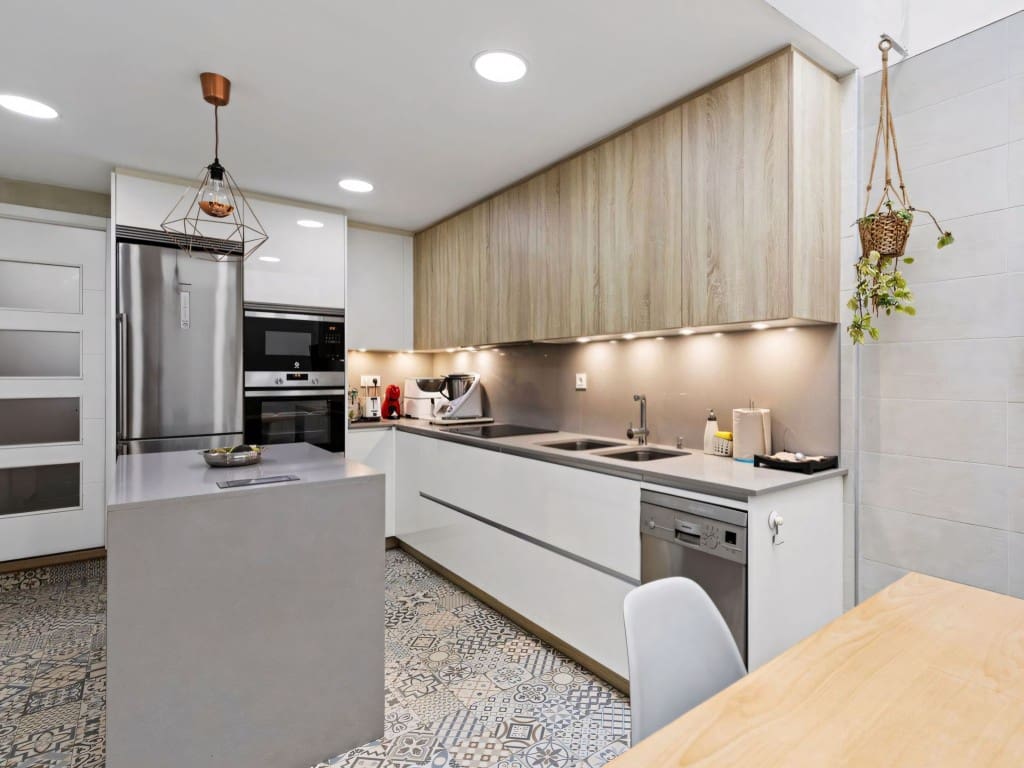 4 Zimmer Haus zu verkaufen in Estepona mit Garage - 899.000 € (Ref: 9291171)