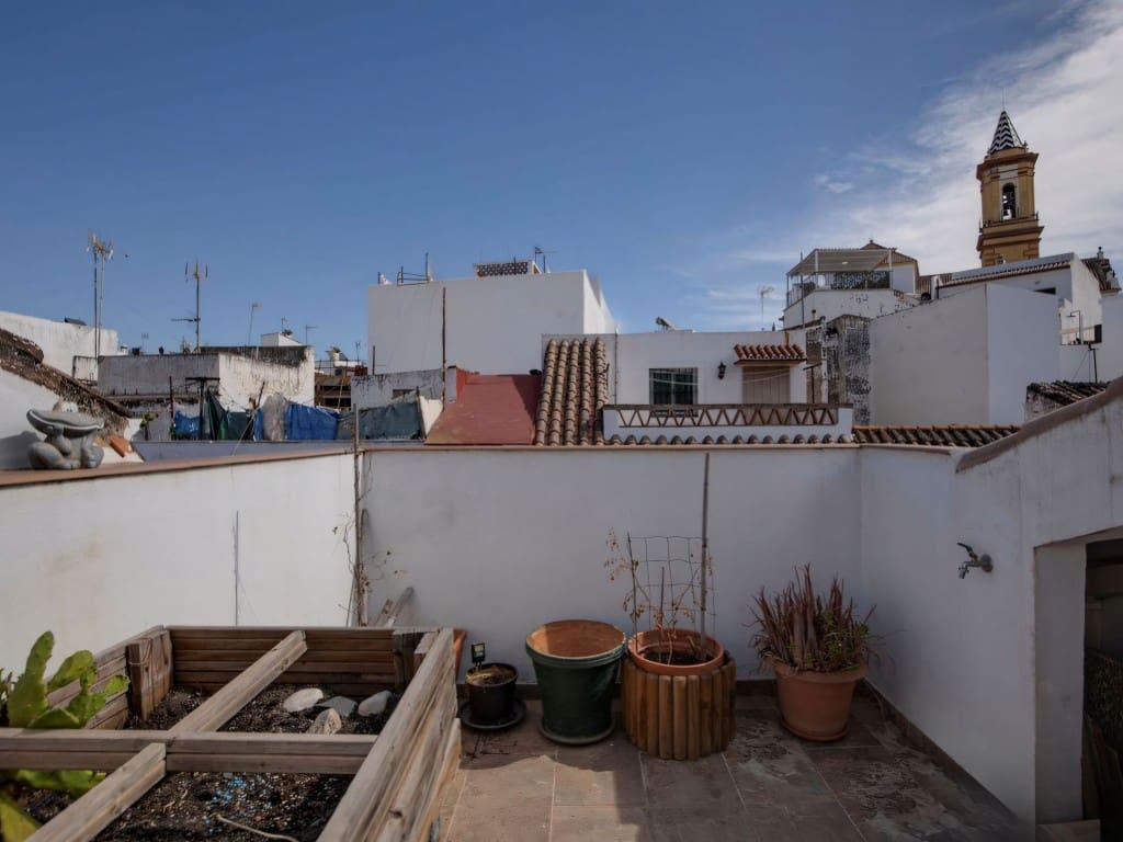 4 Zimmer Haus zu verkaufen in Estepona mit Garage - 899.000 € (Ref: 9291171)