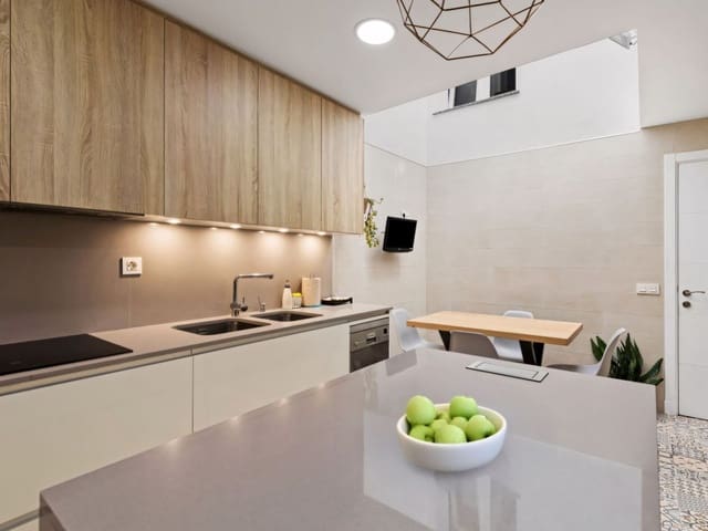 4 Zimmer Haus zu verkaufen in Estepona mit Garage - 899.000 € (Ref: 9291171)