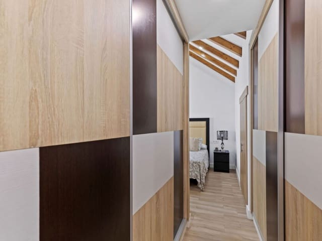 4 Zimmer Haus zu verkaufen in Estepona mit Garage - 899.000 € (Ref: 9291171)