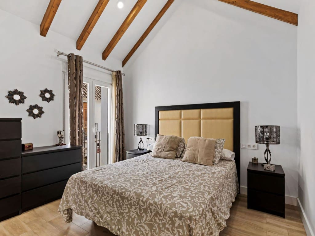 4 Zimmer Haus zu verkaufen in Estepona mit Garage - 899.000 € (Ref: 9291171)