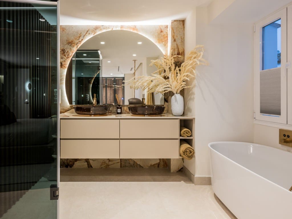 6 chambre Appartement à vendre à Los Monteros avec piscine - 4 650 000 € (Ref: 9294214)