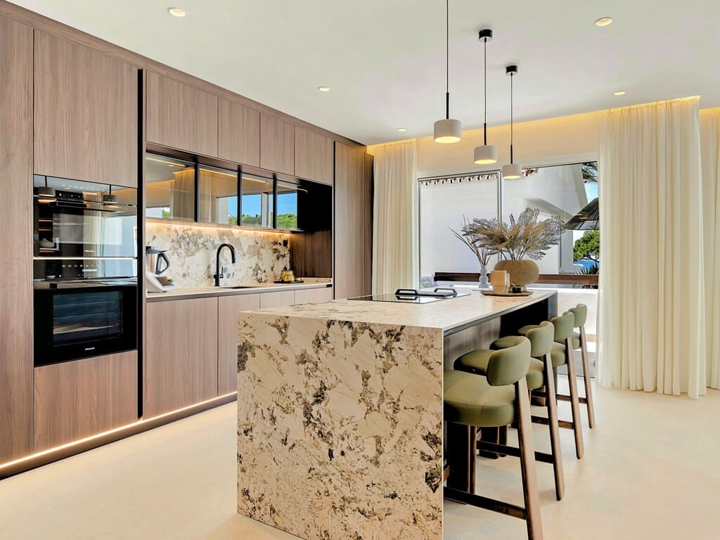 3 bedroom Apartment for sale in Los Monteros with pool garage - € 2,450,000 (Ref: 9294214)