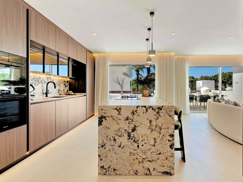 3 bedroom Apartment for sale in Los Monteros with pool garage - € 2,450,000 (Ref: 9294214)