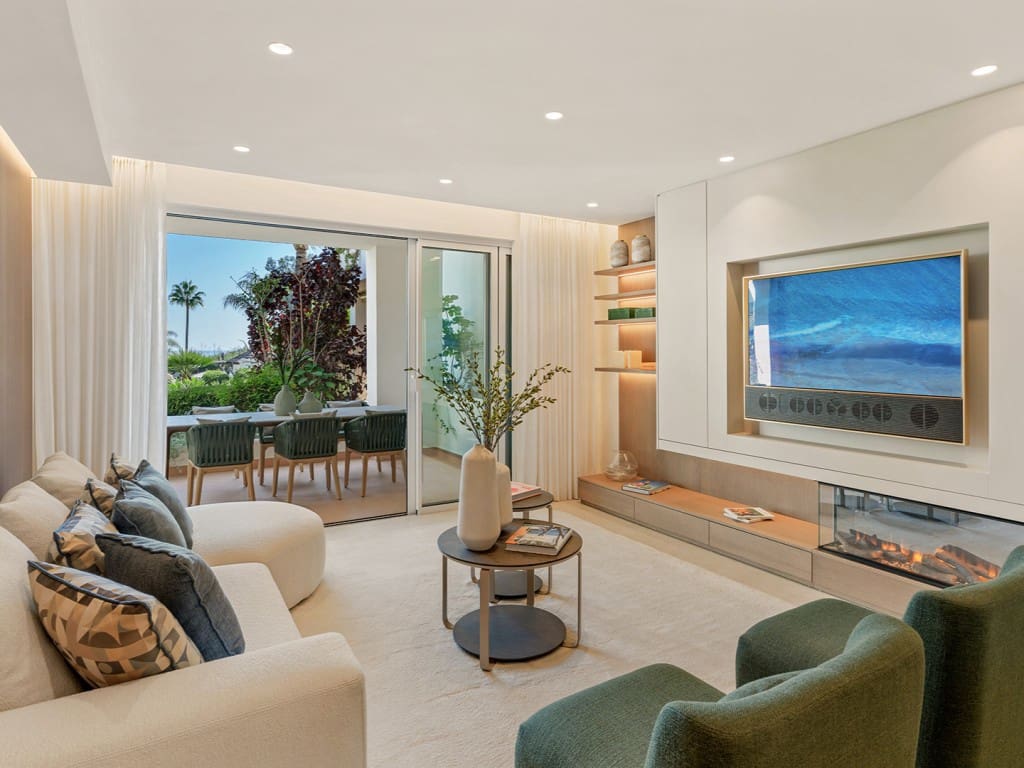 2 slaapkamer Appartement te koop in New Golden Mile met zwembad - € 1.995.000 (Ref: 9297090)