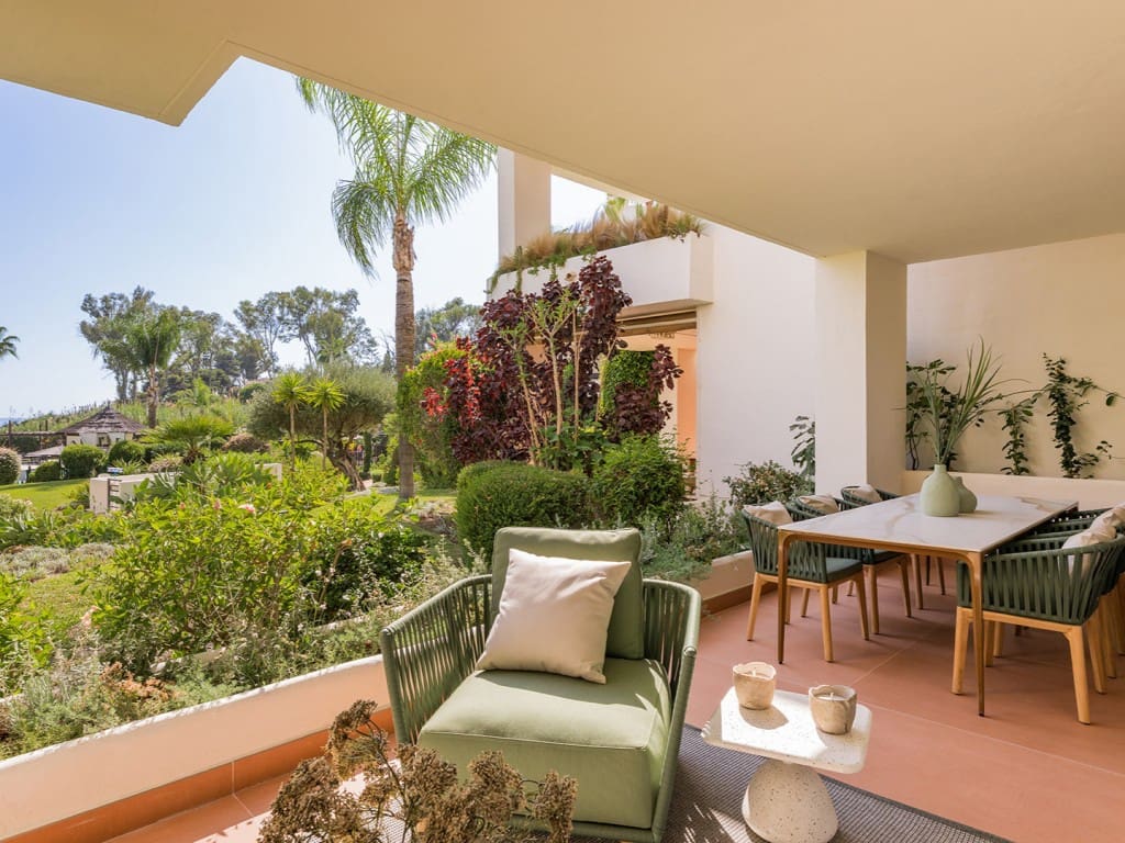 2 slaapkamer Appartement te koop in New Golden Mile met zwembad - € 1.995.000 (Ref: 9297090)