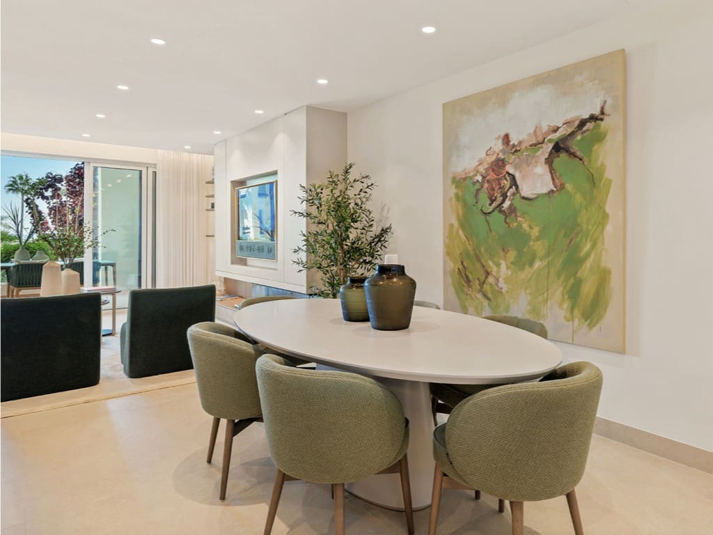 2 slaapkamer Appartement te koop in New Golden Mile met zwembad - € 1.995.000 (Ref: 9297090)