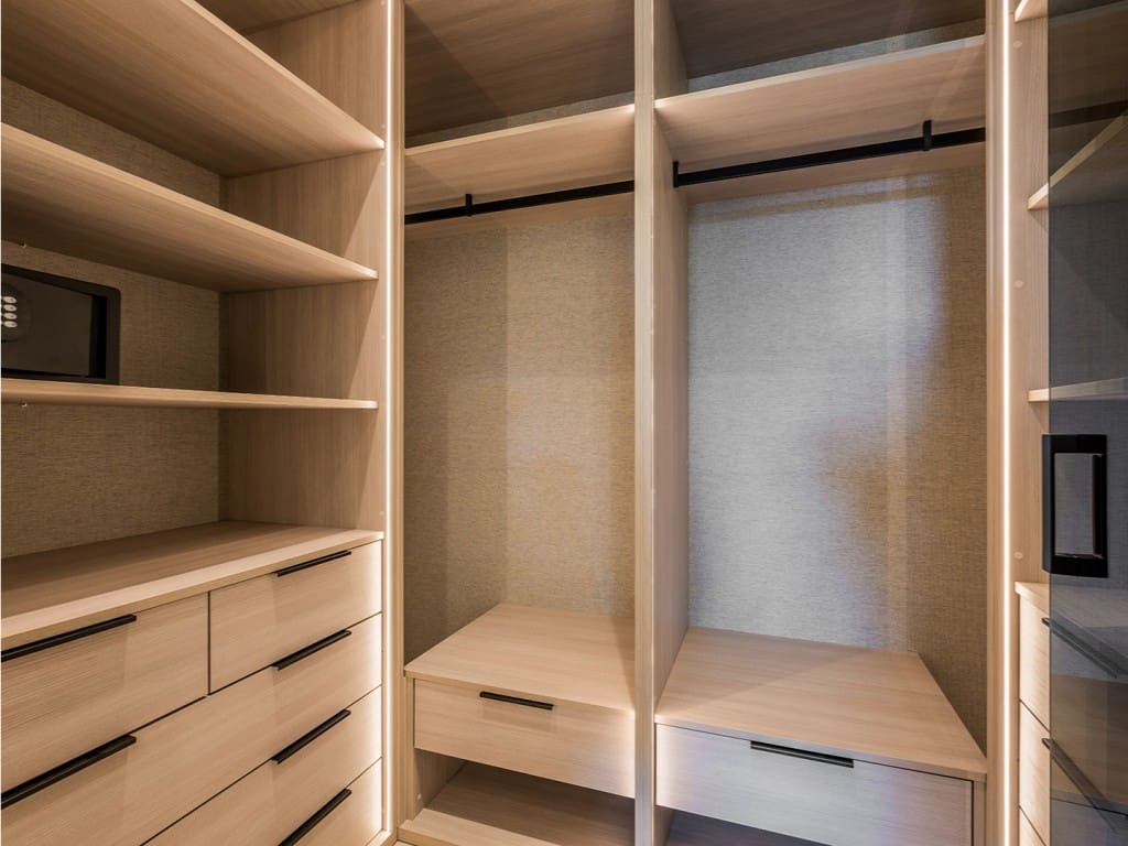 2 slaapkamer Appartement te koop in New Golden Mile met zwembad - € 1.995.000 (Ref: 9297090)