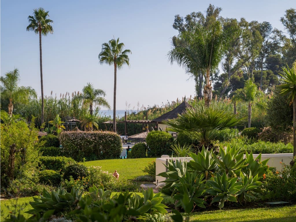 2 slaapkamer Appartement te koop in New Golden Mile met zwembad - € 1.995.000 (Ref: 9297090)