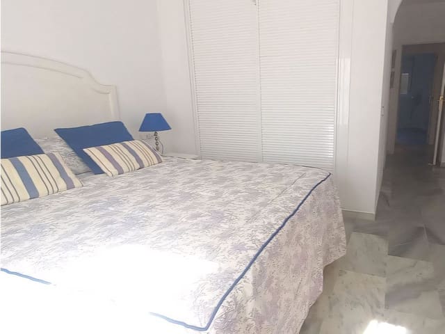 3 chambre Appartement à vendre à Riviera del Sol, Mijas avec piscine garage - 340 000 € (Ref: 9300653)