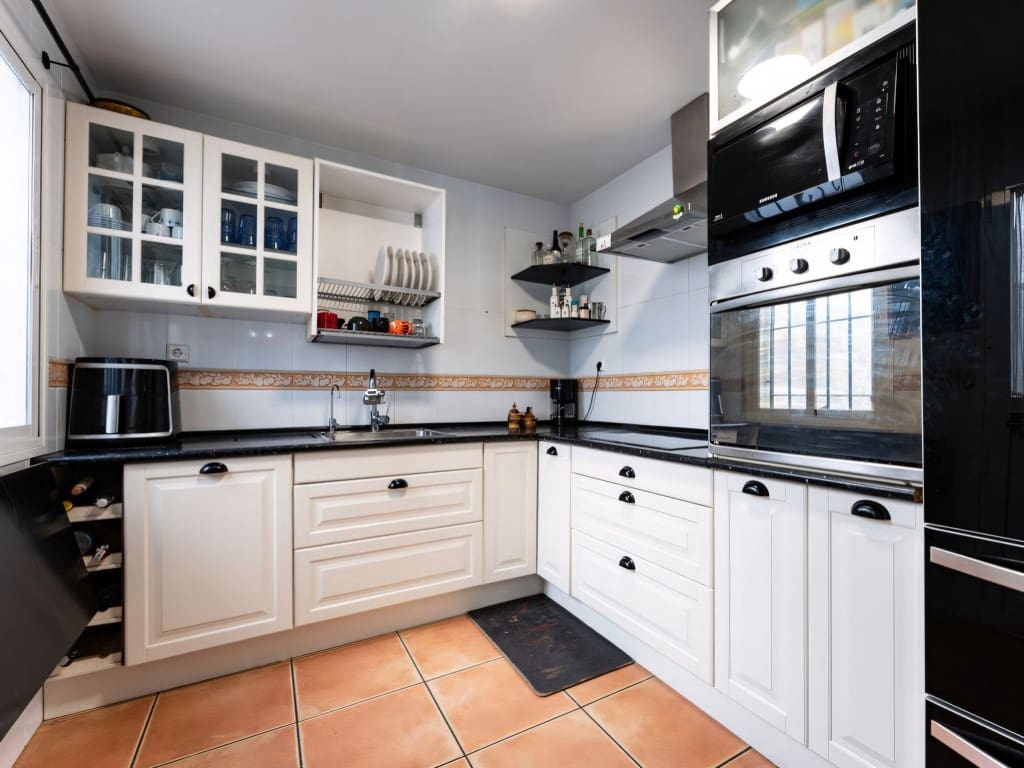 4 Zimmer Haus zu verkaufen in Fuengirola mit Pool Garage - 455.000 € (Ref: 9303179)