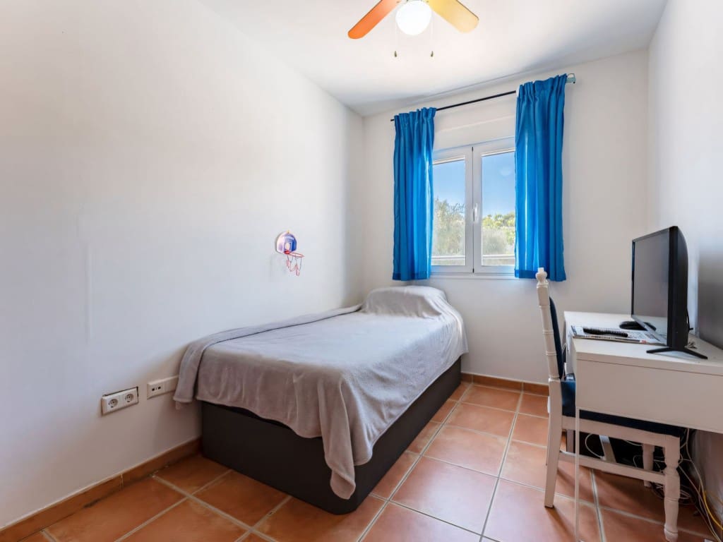 4 Zimmer Haus zu verkaufen in Fuengirola mit Pool Garage - 455.000 € (Ref: 9303179)