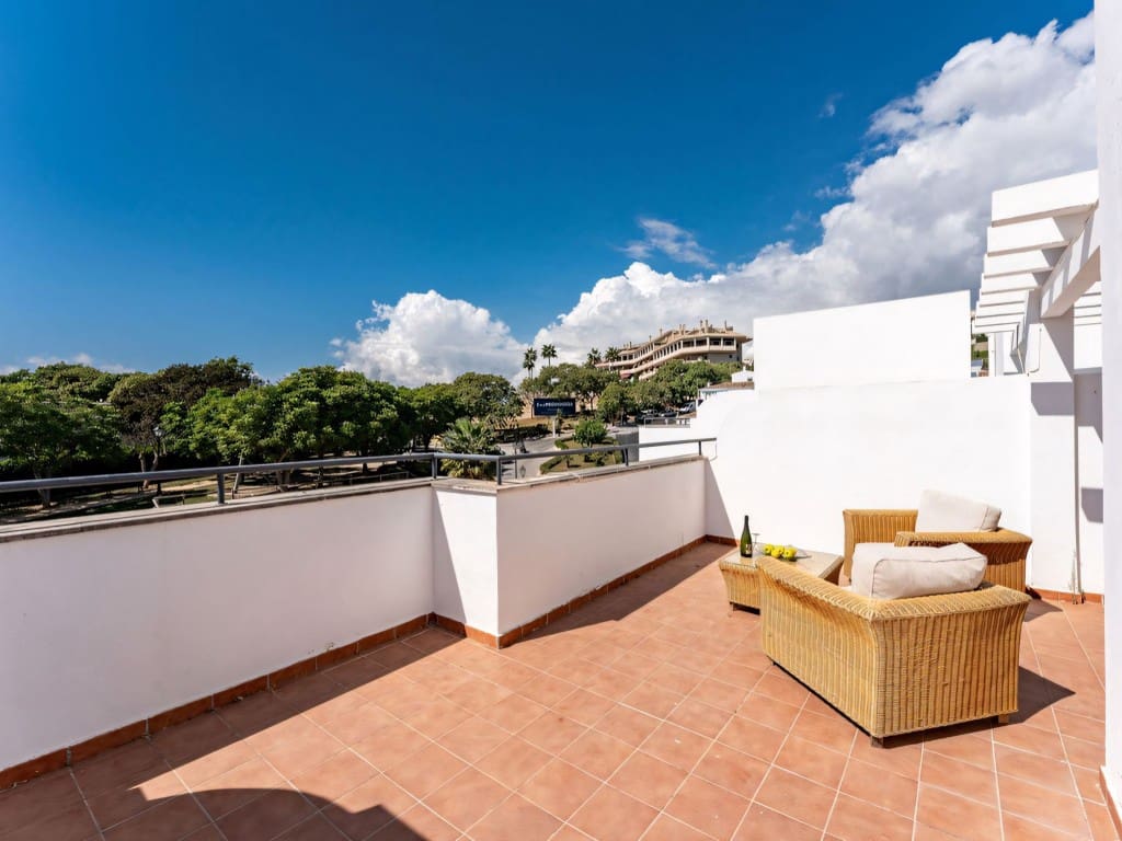 4 Zimmer Haus zu verkaufen in Fuengirola mit Pool Garage - 455.000 € (Ref: 9303179)