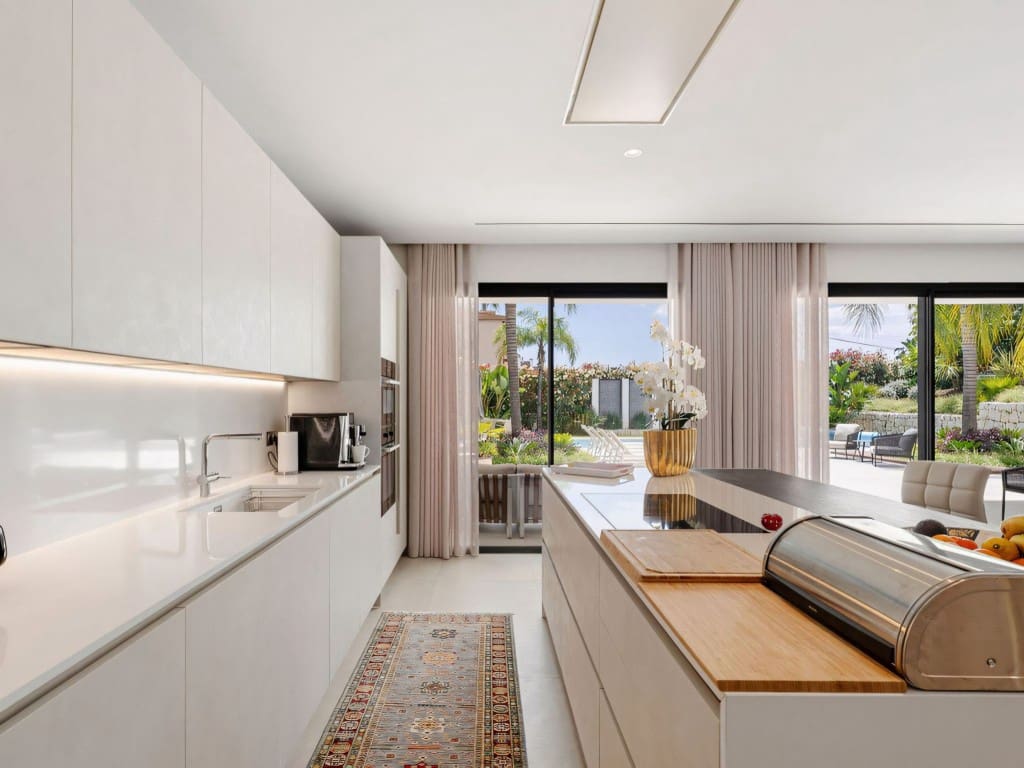 5 quarto Moradia para venda em Nueva Andalucia com piscina garagem - 3 995 000 € (Ref: 9303180)