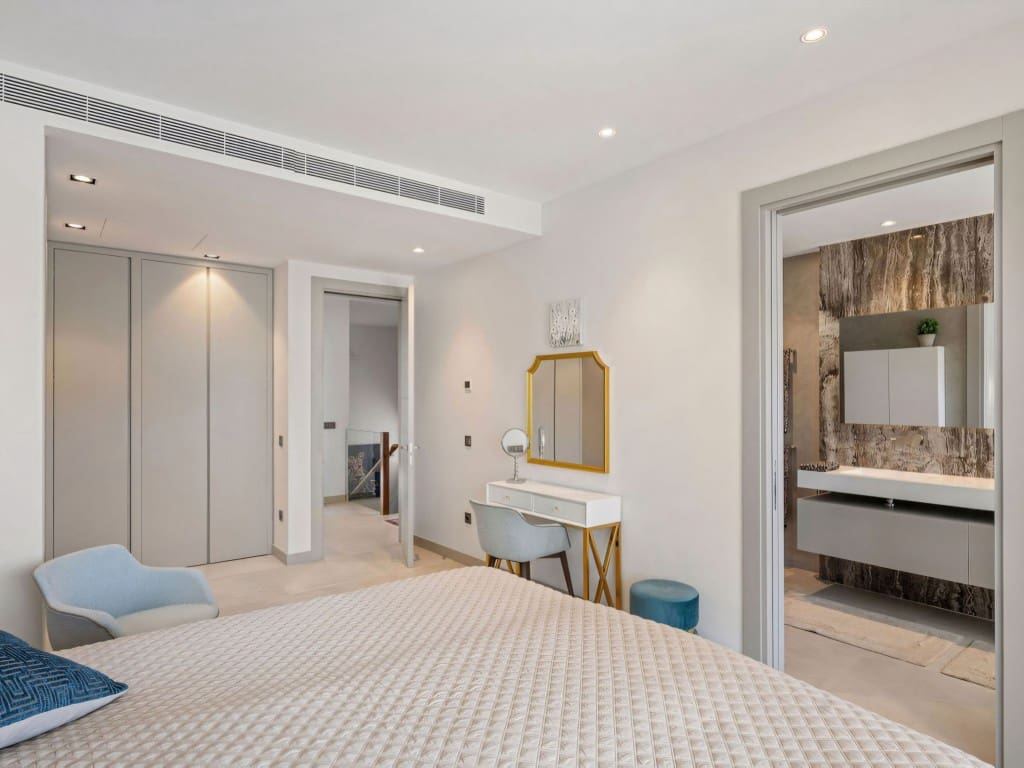 5 quarto Moradia para venda em Nueva Andalucia com piscina garagem - 3 995 000 € (Ref: 9303180)