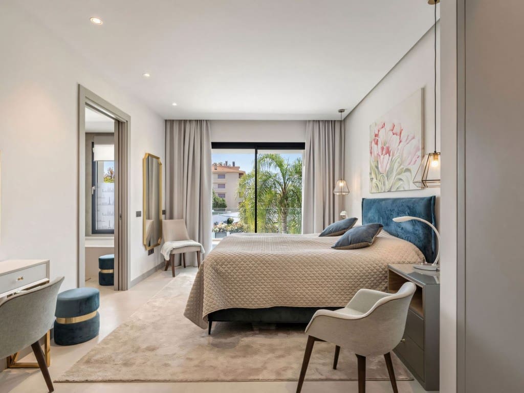 5 quarto Moradia para venda em Nueva Andalucia com piscina garagem - 3 995 000 € (Ref: 9303180)