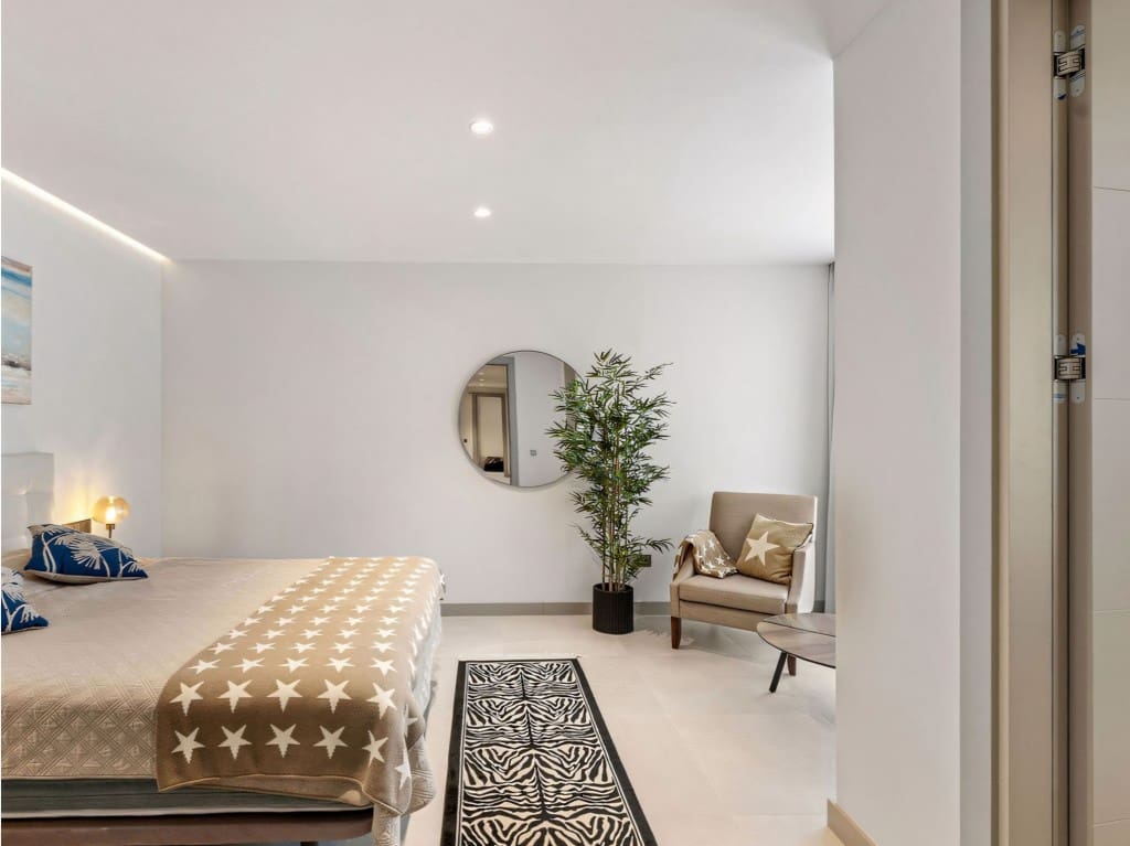 5 quarto Moradia para venda em Nueva Andalucia com piscina garagem - 3 995 000 € (Ref: 9303180)