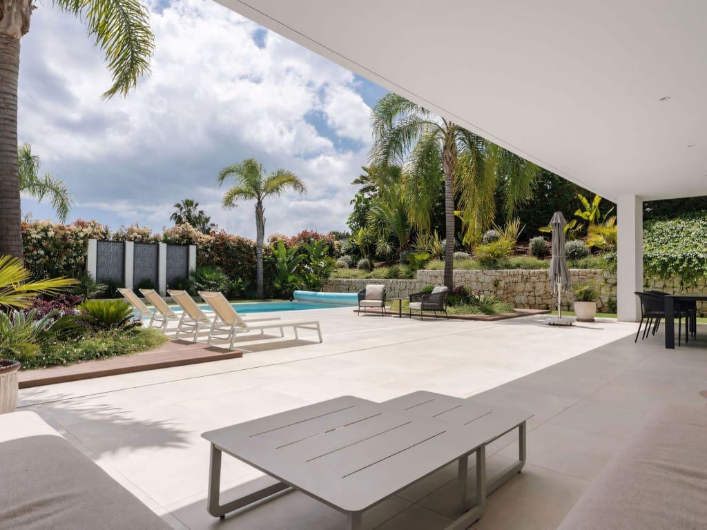 5 quarto Moradia para venda em Nueva Andalucia com piscina garagem - 3 995 000 € (Ref: 9303180)