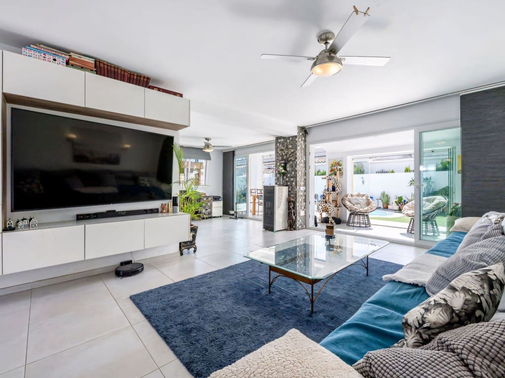 3 soveværelse Villa til salg i Costalita med swimmingpool garage - € 1.600.000 (Ref: 9304981)