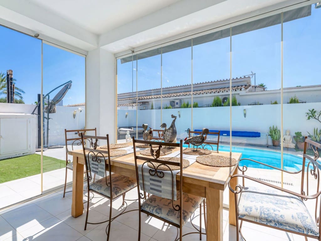 3 soveværelse Villa til salg i Costalita med swimmingpool garage - € 1.600.000 (Ref: 9304981)