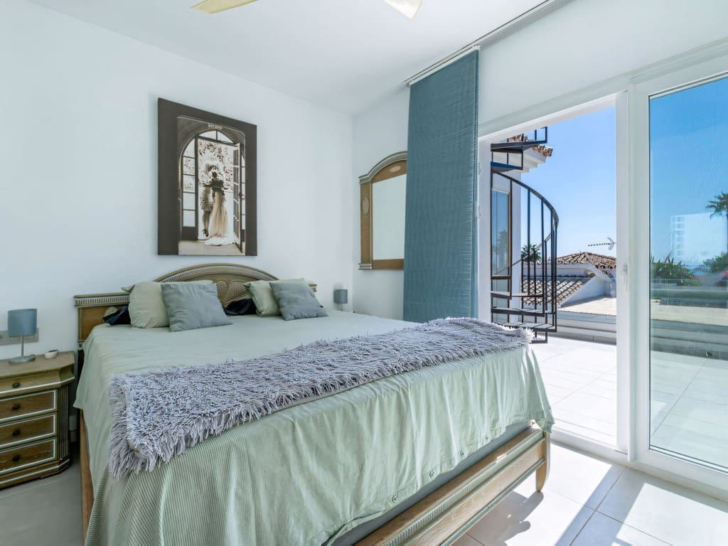 3 soveværelse Villa til salg i Costalita med swimmingpool garage - € 1.600.000 (Ref: 9304981)