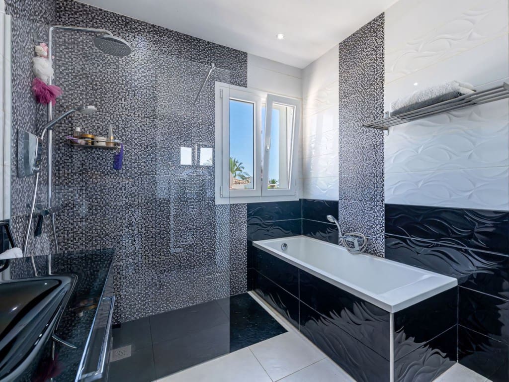 3 soveværelse Villa til salg i Costalita med swimmingpool garage - € 1.600.000 (Ref: 9304981)