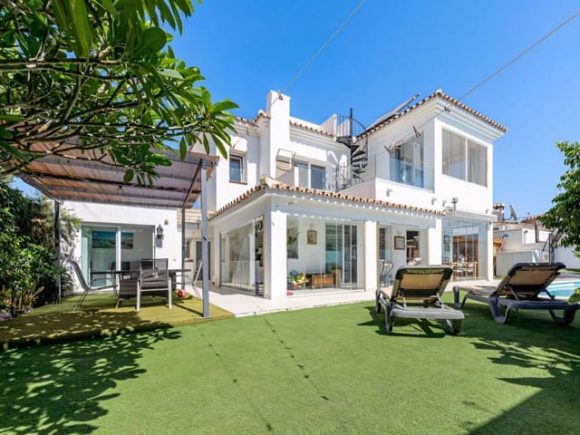 3 soverom Villa til salgs i Costalita, Estepona med svømmebasseng garasje - € 1 600 000 (Ref: 9304981)