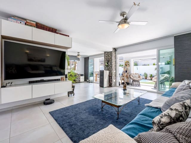 3 soverom Villa til salgs i Costalita, Estepona med svømmebasseng garasje - € 1 600 000 (Ref: 9304981)