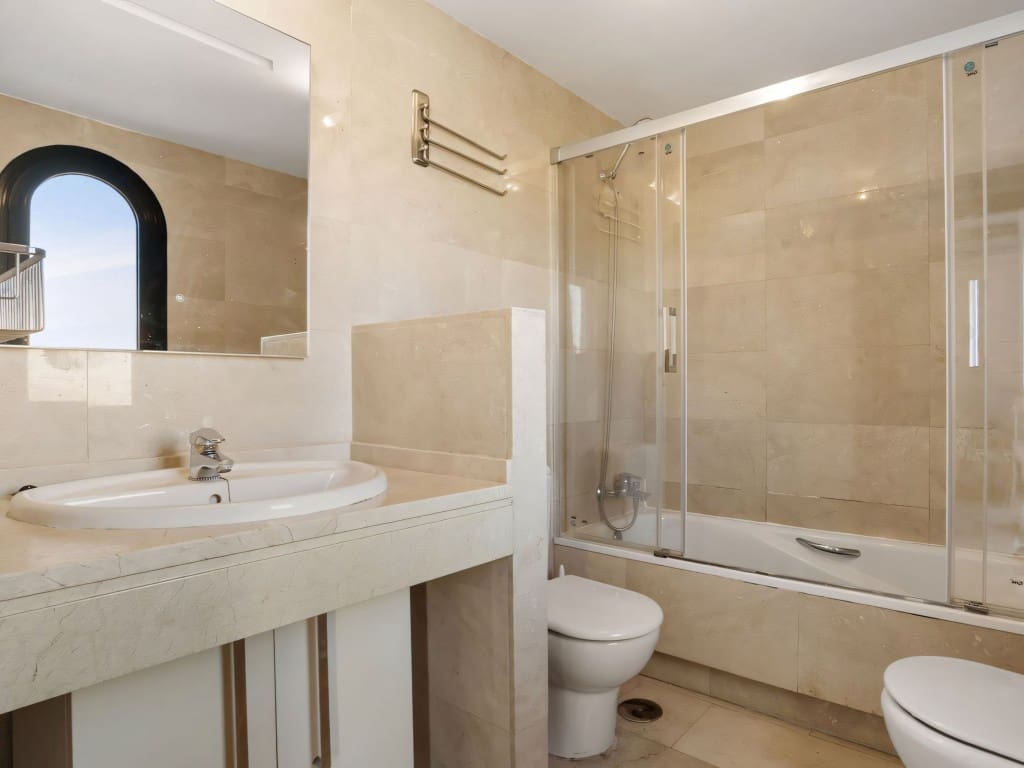 2 slaapkamer Appartement te koop in Bel-Air met zwembad - € 420.000 (Ref: 9304982)